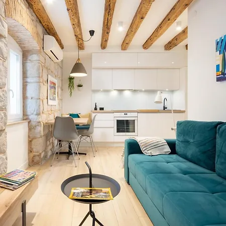 Апартаменты Cozy Hidden Gem In The Old Town *