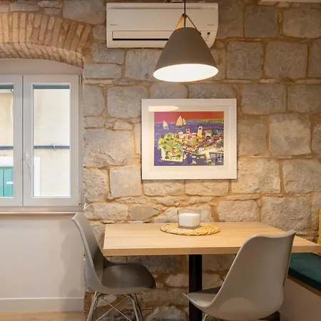Апартаменты Cozy Hidden Gem In The Old Town *