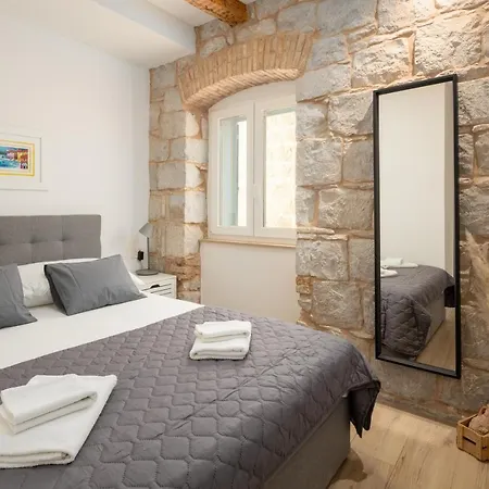 Cozy Hidden Gem In The Old Town Апартаменты