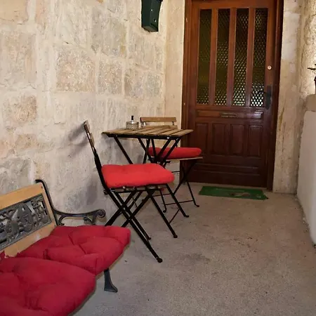 Апартаменты Cozy Hidden Gem In The Old Town