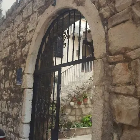 Cozy Hidden Gem In The Old Town Апартаменты